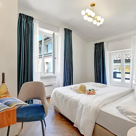 Central Suites *