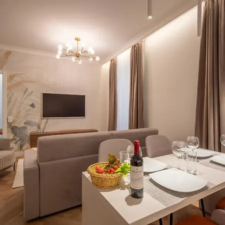 דירה Central Suites