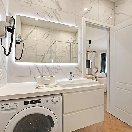 Central Suites *